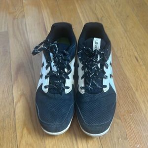 Under Armour big boys baseball cleats size 5